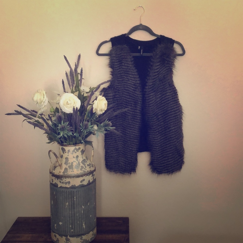 Faux fur/ feather detail vest